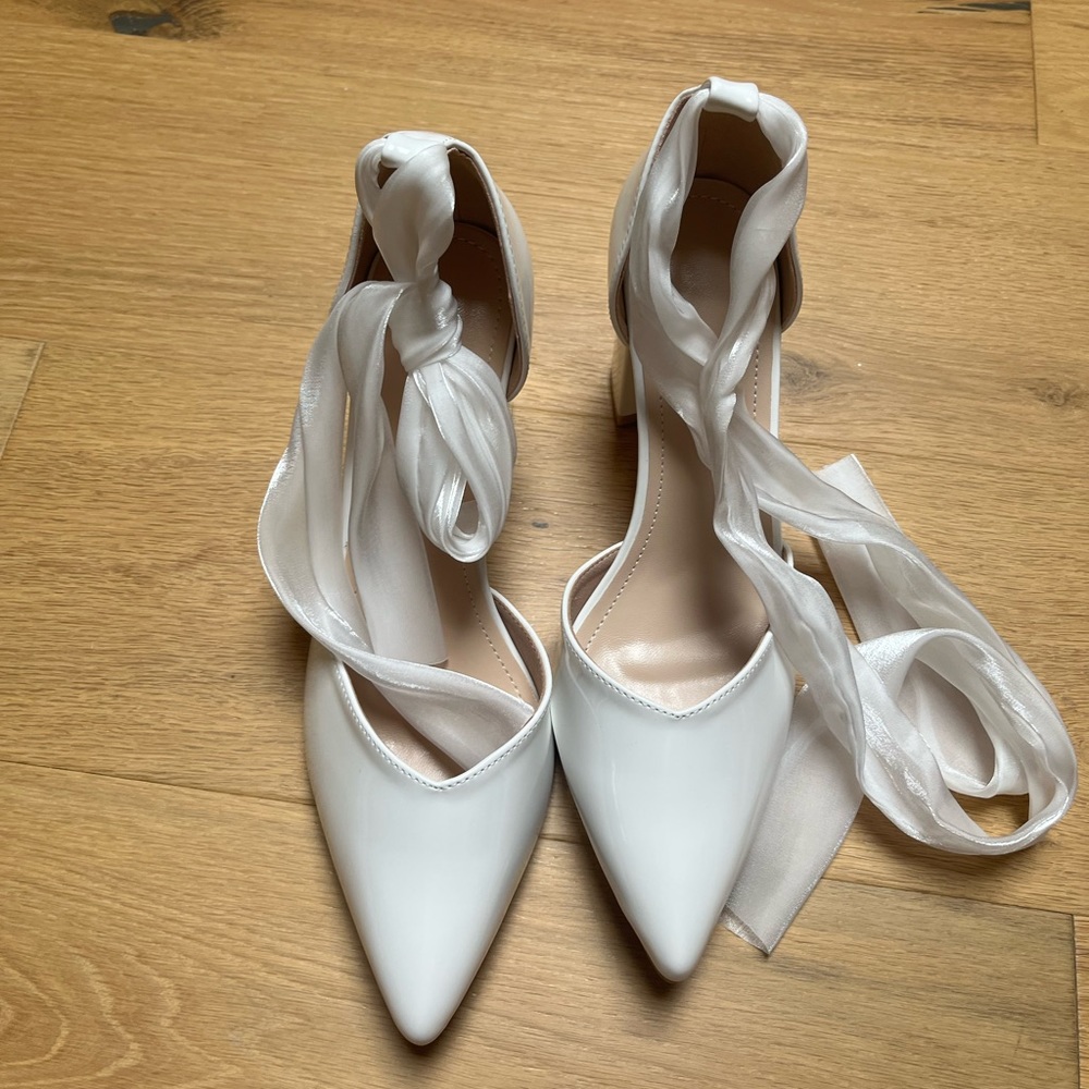 White closed toe heels, US 8, never worn